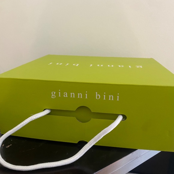 Gianni Bini platform heels, size 8, sparkly, new - Picture 5 of 6